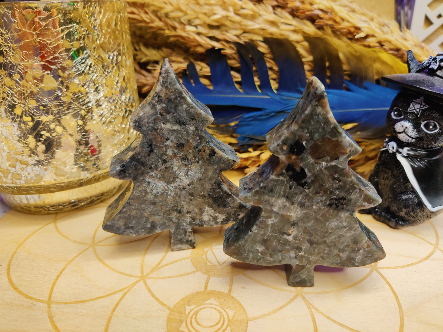 yooperlite tree carving crystals gemstone
